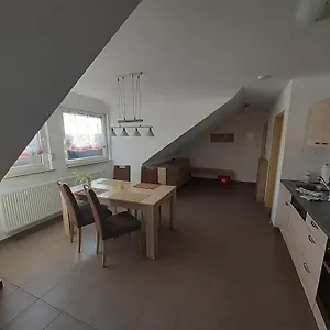  Apartment Steinhohle, Dg 45qm, 1 Schlafzimmer & 1 Wohn-esszimmer Mit Bett